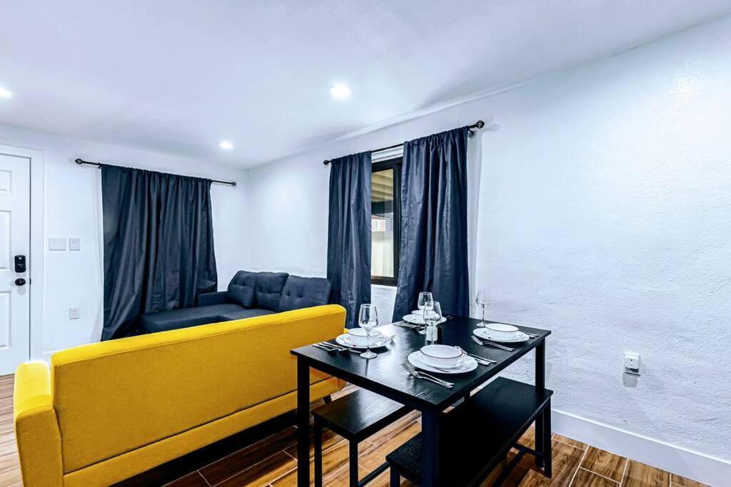 Phoenix Retreat - 1 Bedroom King Suite With 2 Smart Tvs - 10 Min From Airp - Unit B Экстерьер фото